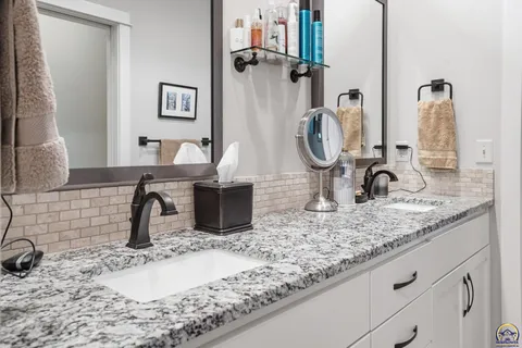 $550,000 | 2250 Lake Pointe Drive, Lawrence, KS 66049