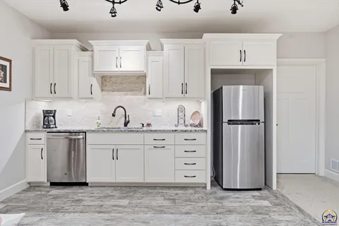 $550,000 | 2250 Lake Pointe Drive, Lawrence, KS 66049