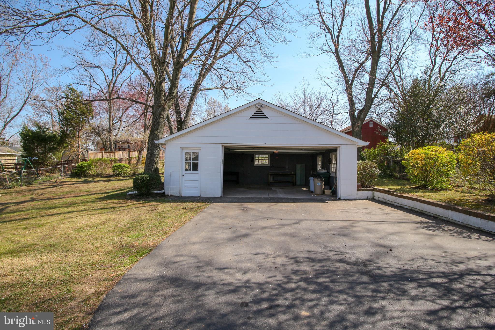 1729 Horner Road Woodbridge, VA 22191 - Photo 21 of 27 Extended driveway with parking for 6 cars.