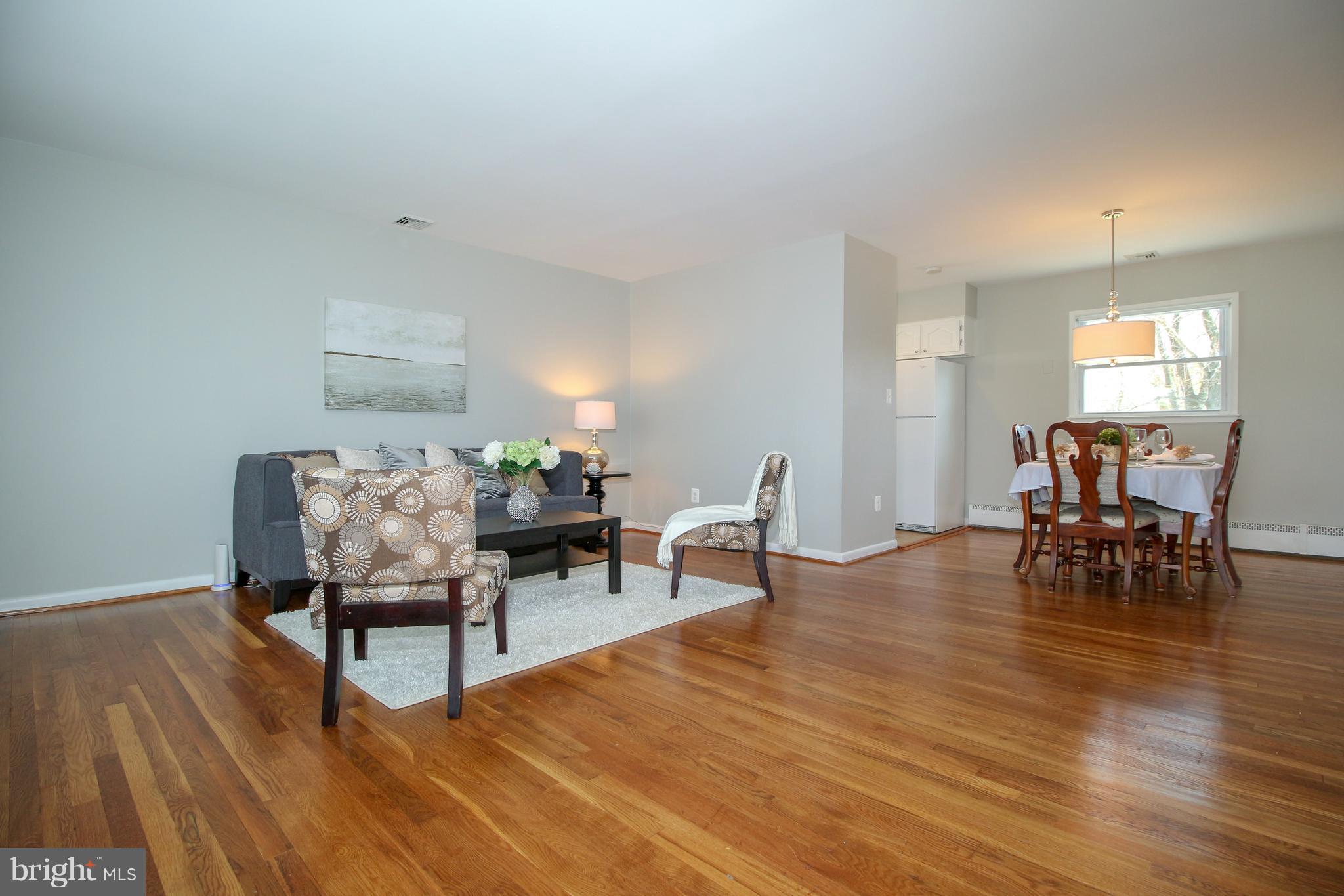 1729 Horner Road Woodbridge, VA 22191 - Photo 5 of 27 Living Room and dining room - open concept!