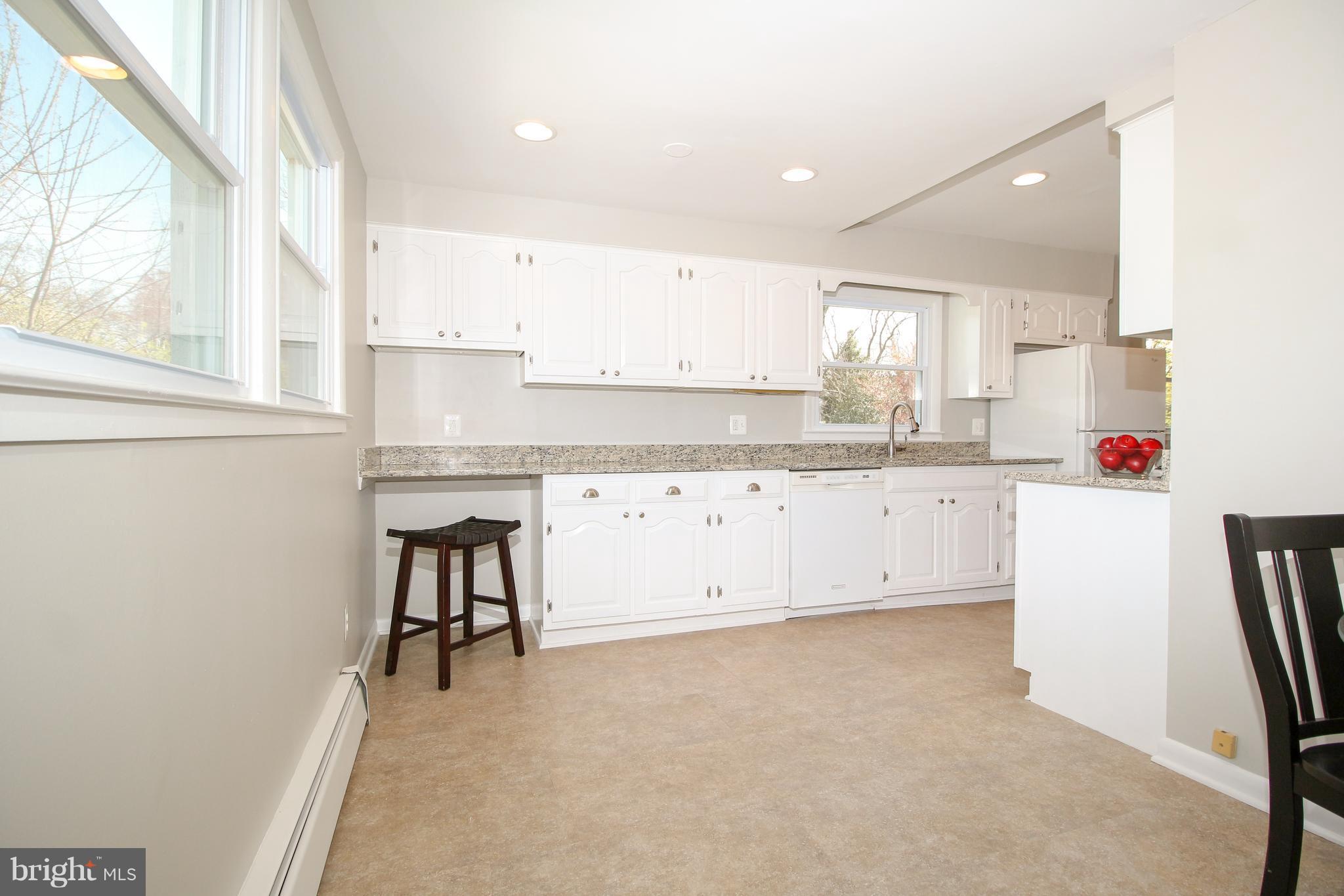 1729 Horner Road Woodbridge, VA 22191 - Photo 9 of 27 Bright kitchen w/new lighting.