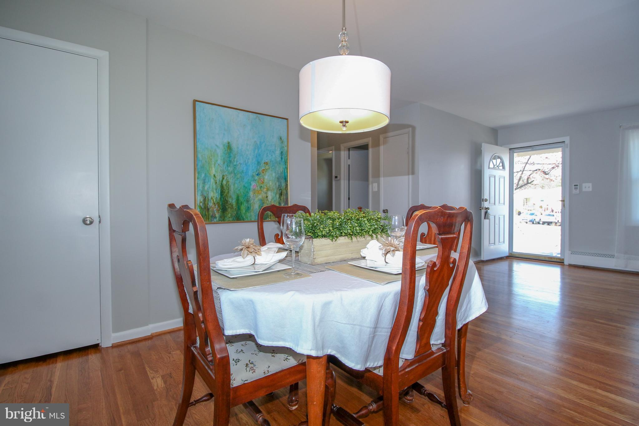 1729 Horner Road Woodbridge, VA 22191 - Photo 10 of 27 Updated light fixture in dining room.