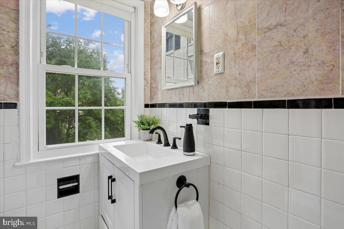 8205 Grubb Road, Unit 101 Silver Spring, MD 20910 - Photo 15 of 25