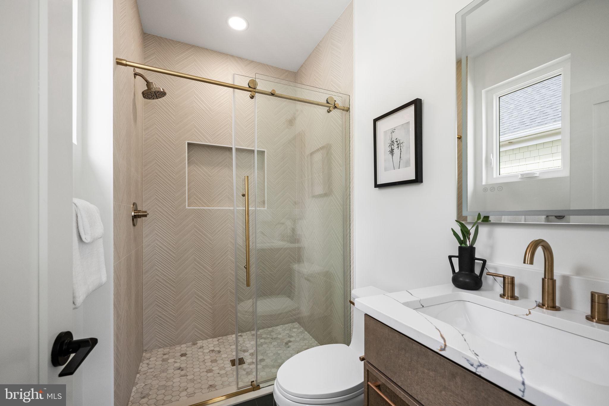 2001 North George Mason Drive Arlington, VA 22207 - Photo 21 of 50