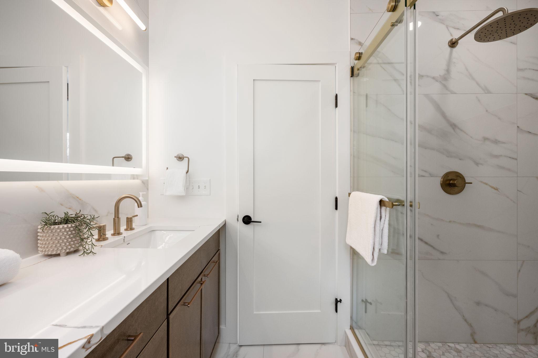 2001 North George Mason Drive Arlington, VA 22207 - Photo 35 of 50