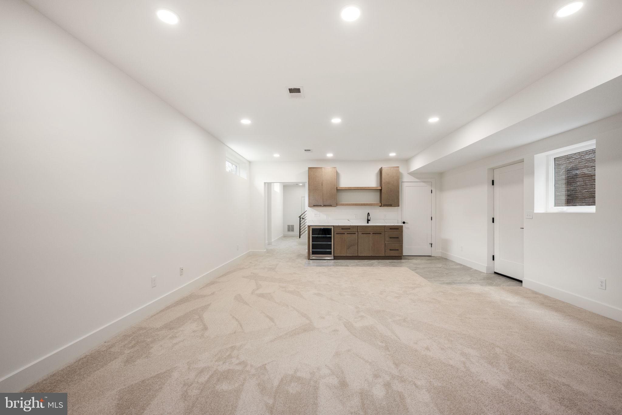 2001 North George Mason Drive Arlington, VA 22207 - Photo 38 of 50