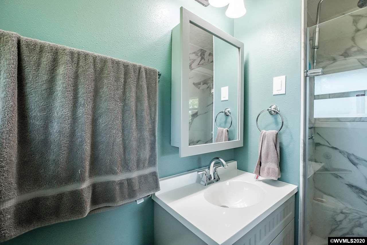 3045 Southwest Liberty Street Albany, OR 97321 - Photo 16 of 32 Gallery Image 16
