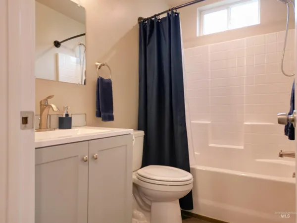 $599,999 | 33 Wapiti Ct Garden Valley, Garden Valley, ID 83622