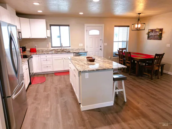 $599,999 | 33 Wapiti Ct Garden Valley, Garden Valley, ID 83622