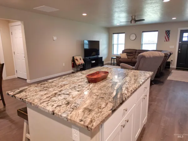 $599,999 | 33 Wapiti Ct Garden Valley, Garden Valley, ID 83622