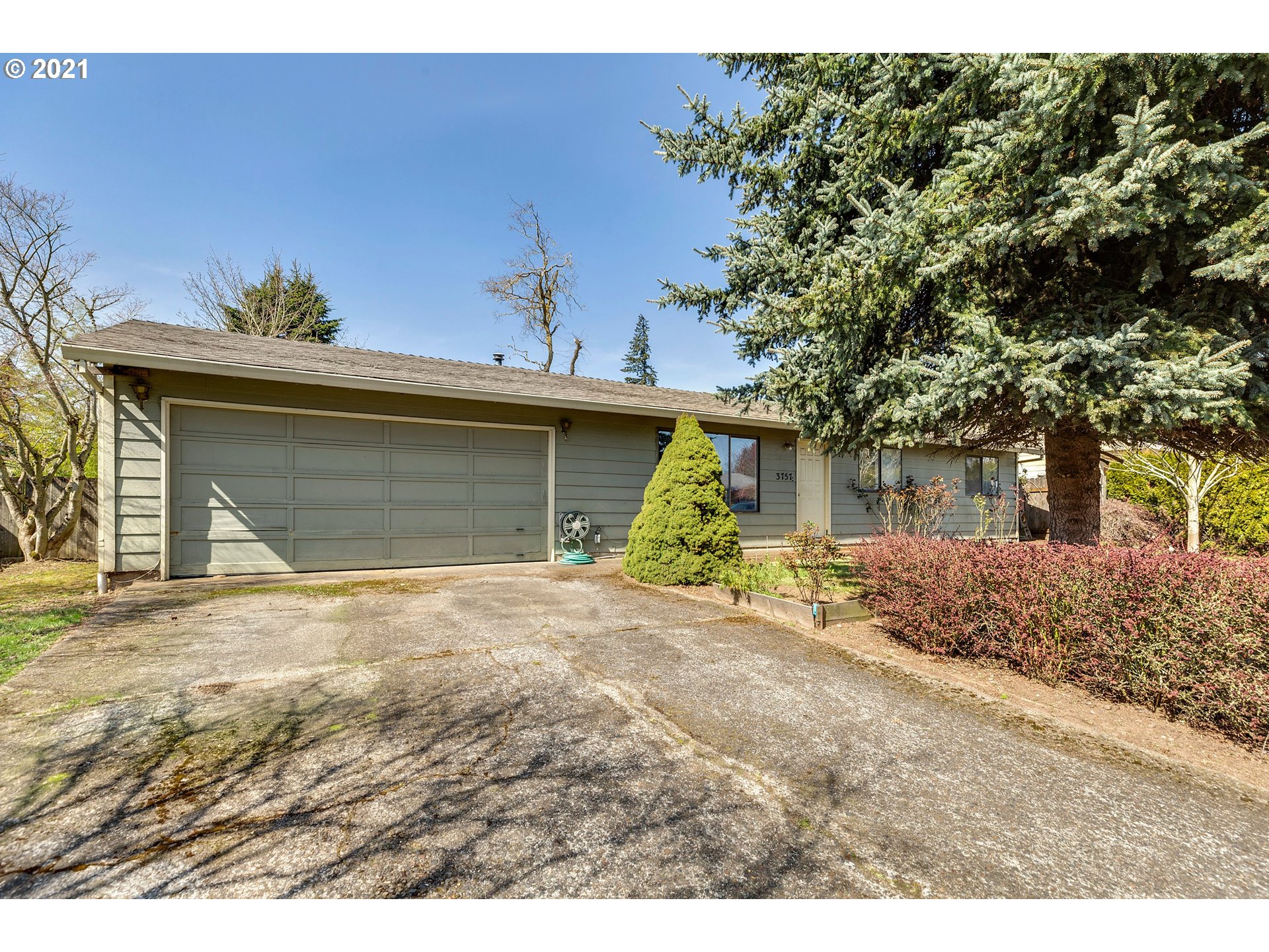 3757 9th Street Hubbard, OR 97032 - Photo 2 of 19 Gallery Image 2