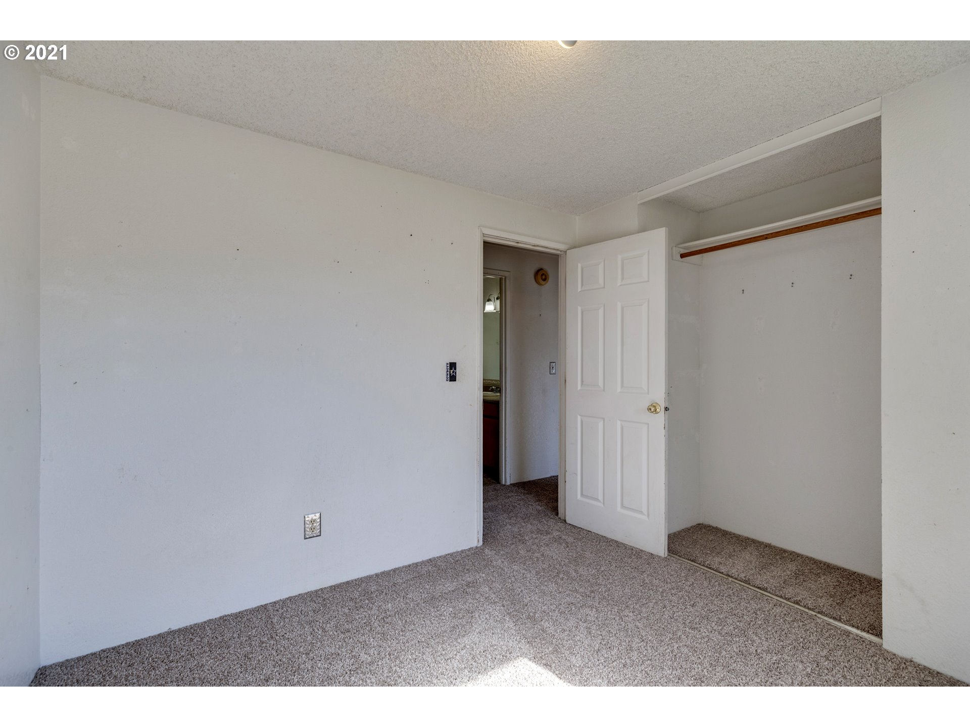 3757 9th Street Hubbard, OR 97032 - Photo 12 of 19 Gallery Image 12