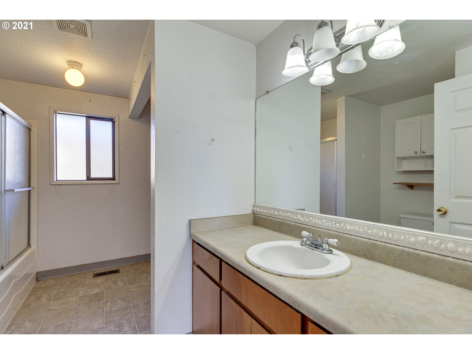 3757 9th Street Hubbard, OR 97032 - Photo 13 of 19 Gallery Image 13