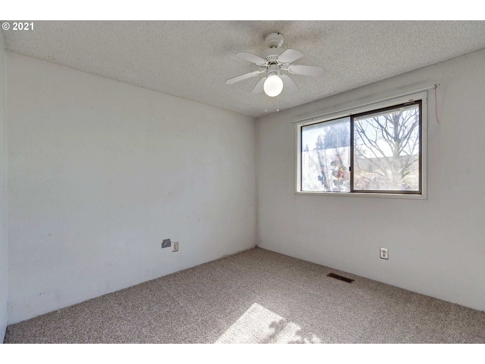3757 9th Street Hubbard, OR 97032 - Photo 14 of 19 Gallery Image 14