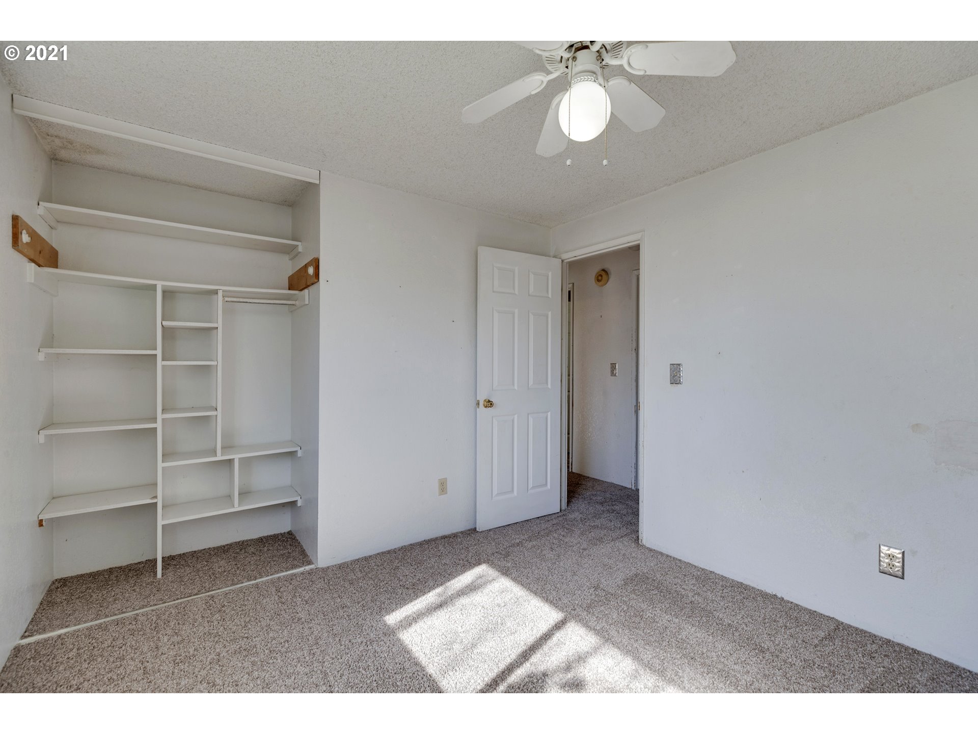 3757 9th Street Hubbard, OR 97032 - Photo 15 of 19 Gallery Image 15