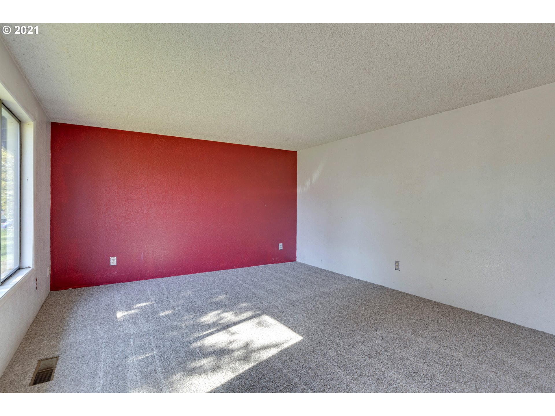 3757 9th Street Hubbard, OR 97032 - Photo 4 of 19 Gallery Image 4