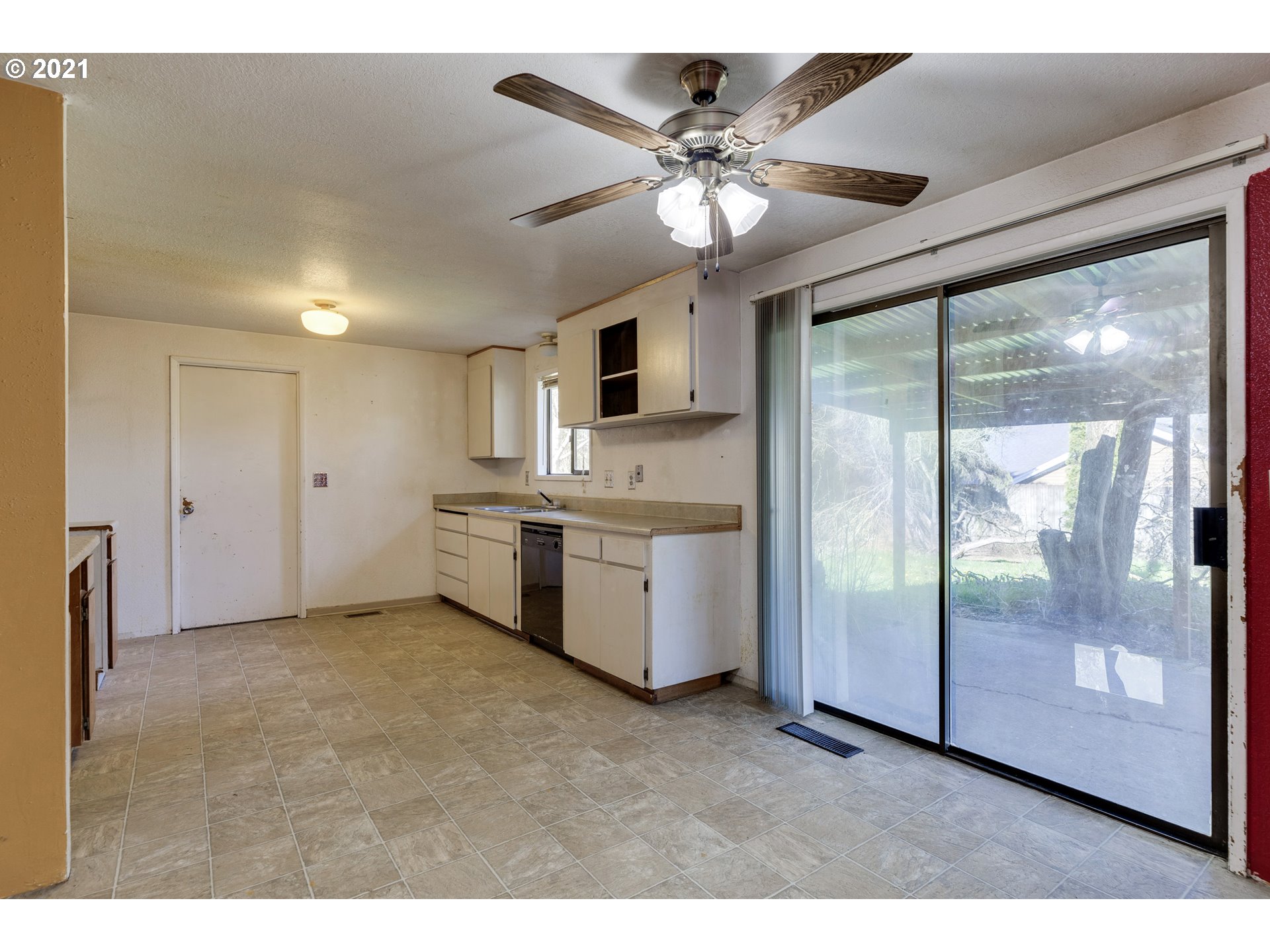 3757 9th Street Hubbard, OR 97032 - Photo 6 of 19 Gallery Image 6