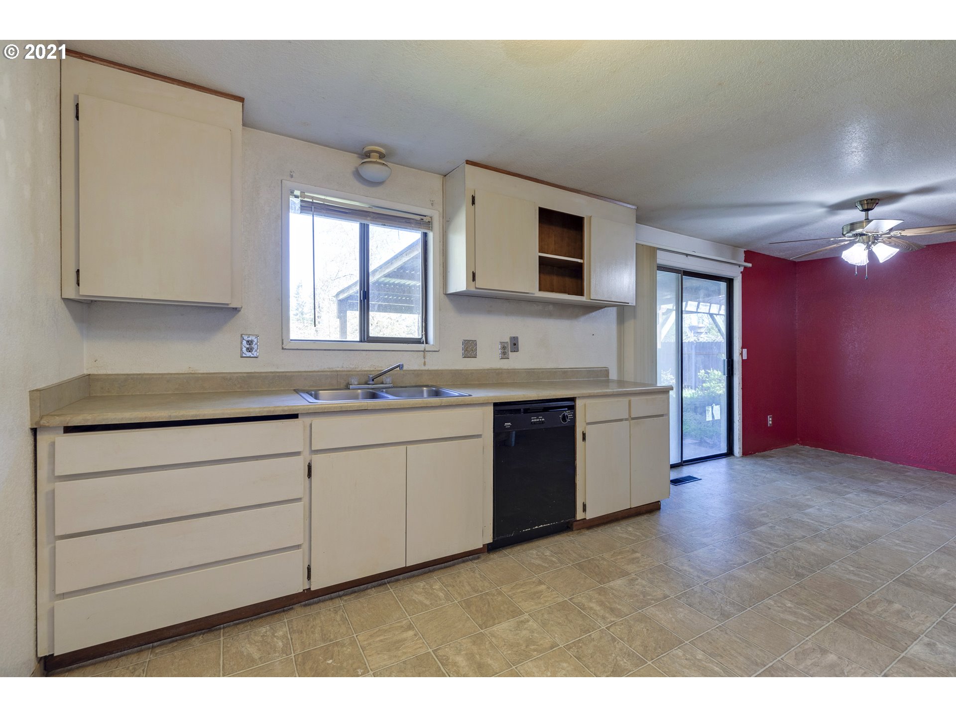3757 9th Street Hubbard, OR 97032 - Photo 9 of 19 Gallery Image 9
