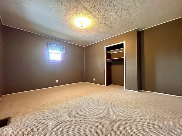 $199,000 | 301 Illinois Street, Farmersburg, IN 47850