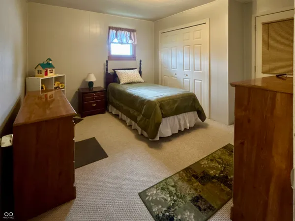 $199,000 | 301 Illinois Street, Farmersburg, IN 47850