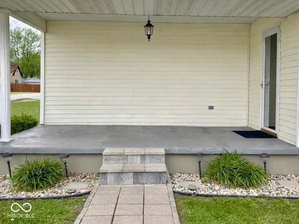$199,000 | 301 Illinois Street, Farmersburg, IN 47850