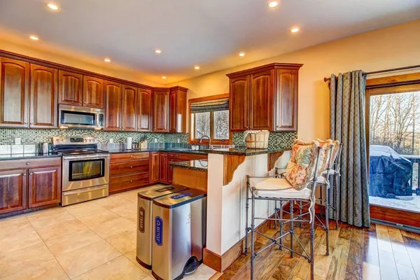 $1,250,000 | 166 Woods Road West, Ludlow, VT 05149