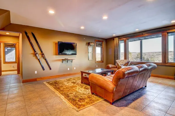 $1,250,000 | 166 Woods Road West, Ludlow, VT 05149