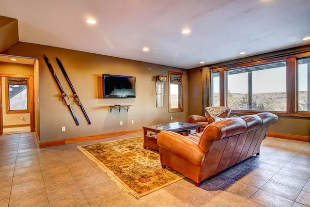 $1,250,000 | 166 Woods Road West, Ludlow, VT 05149