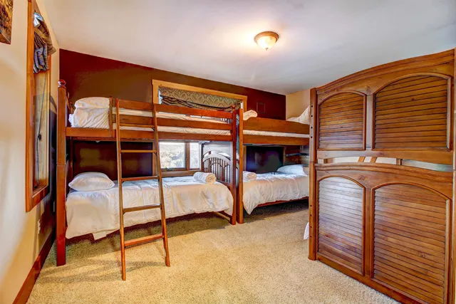 $1,250,000 | 166 Woods Road West, Ludlow, VT 05149