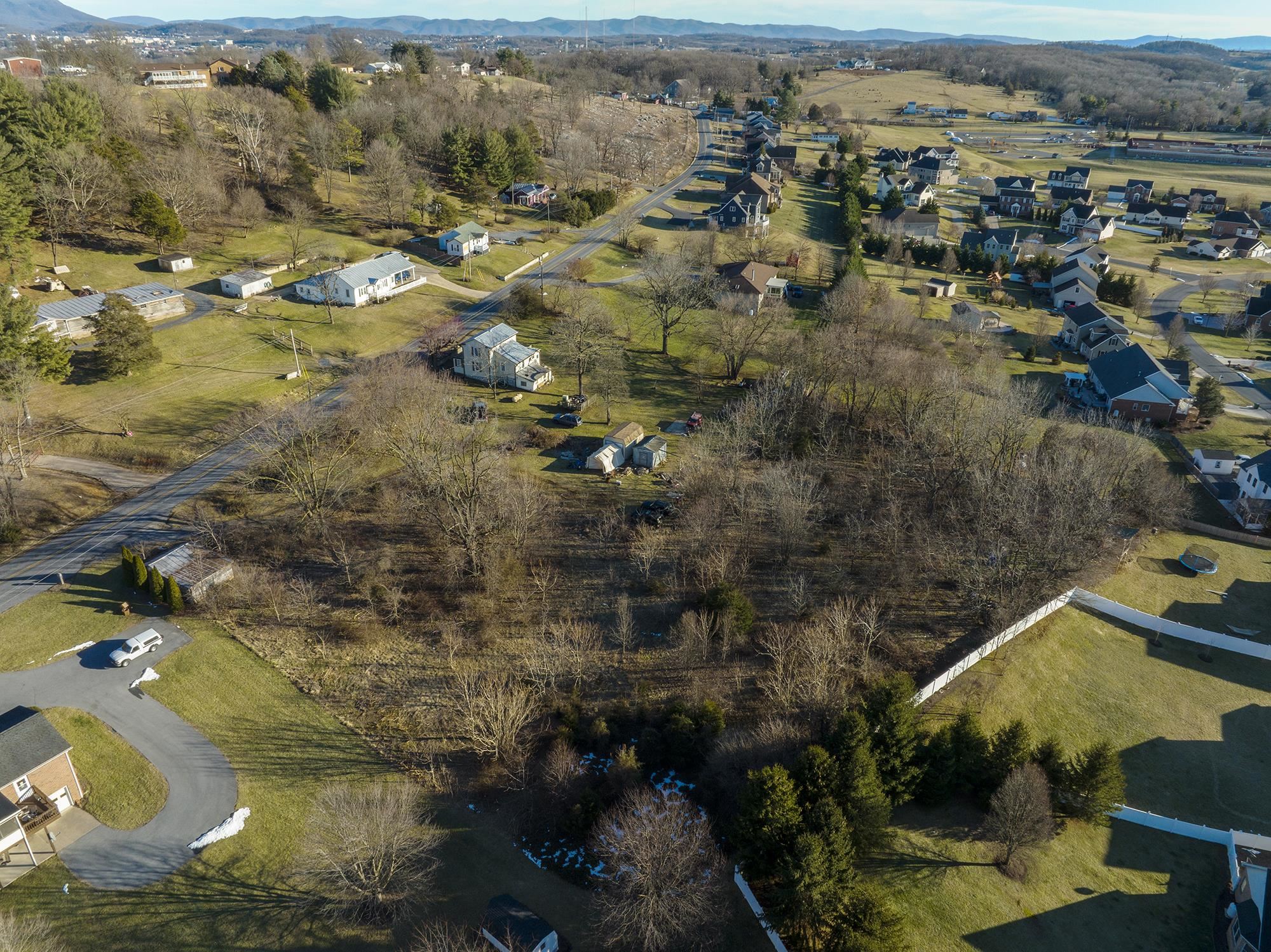 399 Weavers Road Harrisonburg, VA 22802 - Photo 3 of 17 Gallery Image 3
