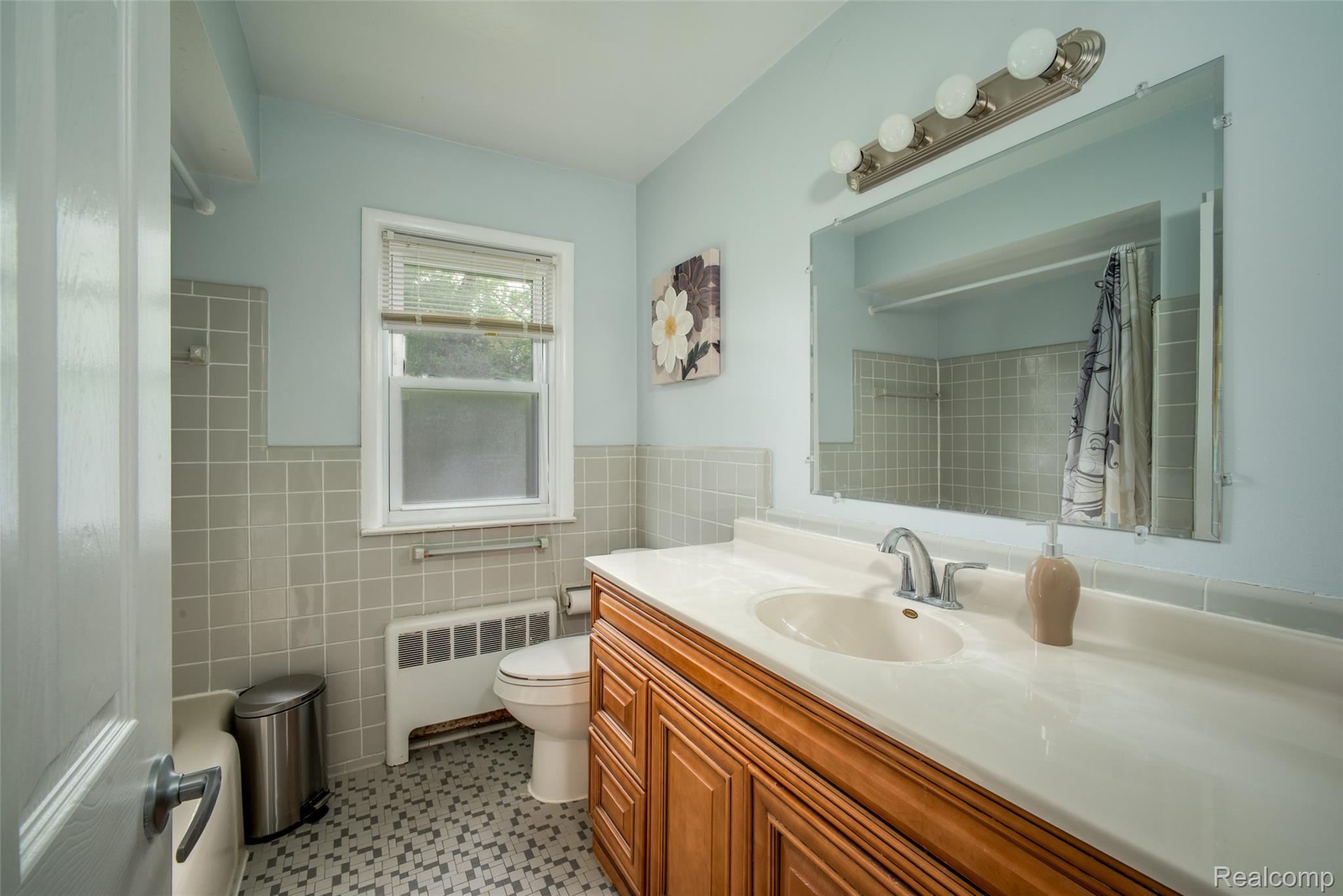 2423 Crooks Road Royal Oak, MI 48073 - Photo 18 of 36 14.jpg