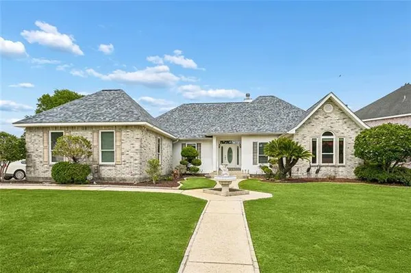 $369,000 | 303 Charles Court, Slidell, LA 70458