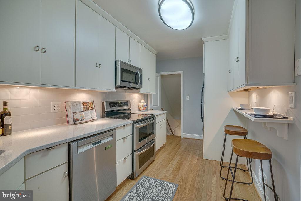 6471 Blenheim Road Baltimore, MD 21212 - Photo 12 of 50 Stainless Applinaces- Hwd flooring