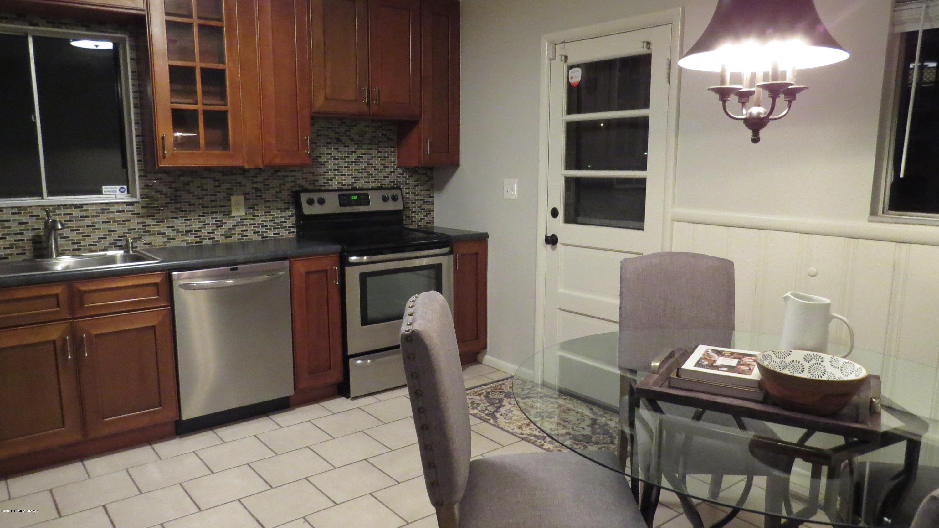 9216 Vevey Road Louisville, KY 40291 - Photo 10 of 32 9 IMG_2975