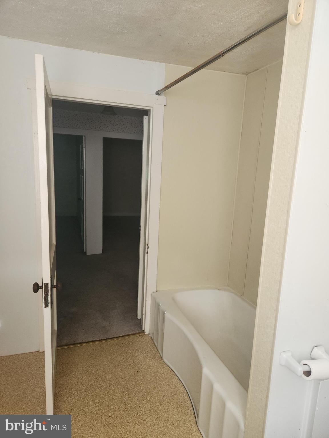 180 Range Road Mount Joy, PA 17552 - Photo 23 of 75 a bathroom with a bathtub