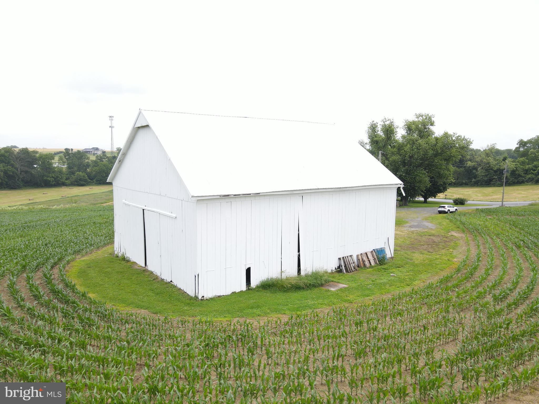 180 Range Road Mount Joy, PA 17552 - Photo 67 of 75 a view of a backyard with ocean