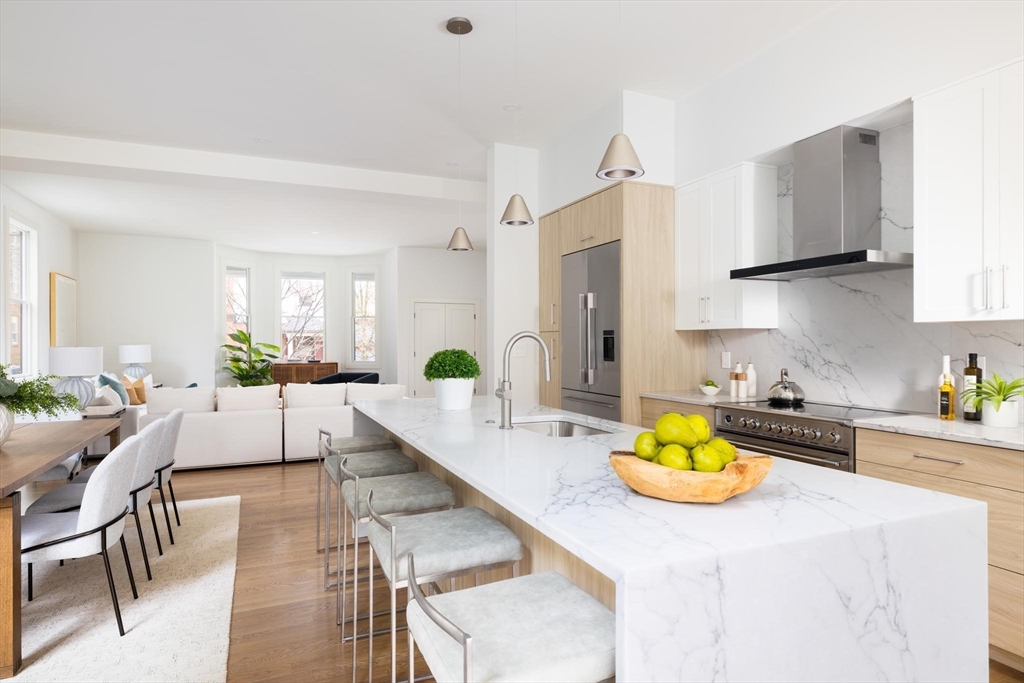 21 Kent Square, Unit 1 Brookline, MA 02446 - Photo 11 of 19