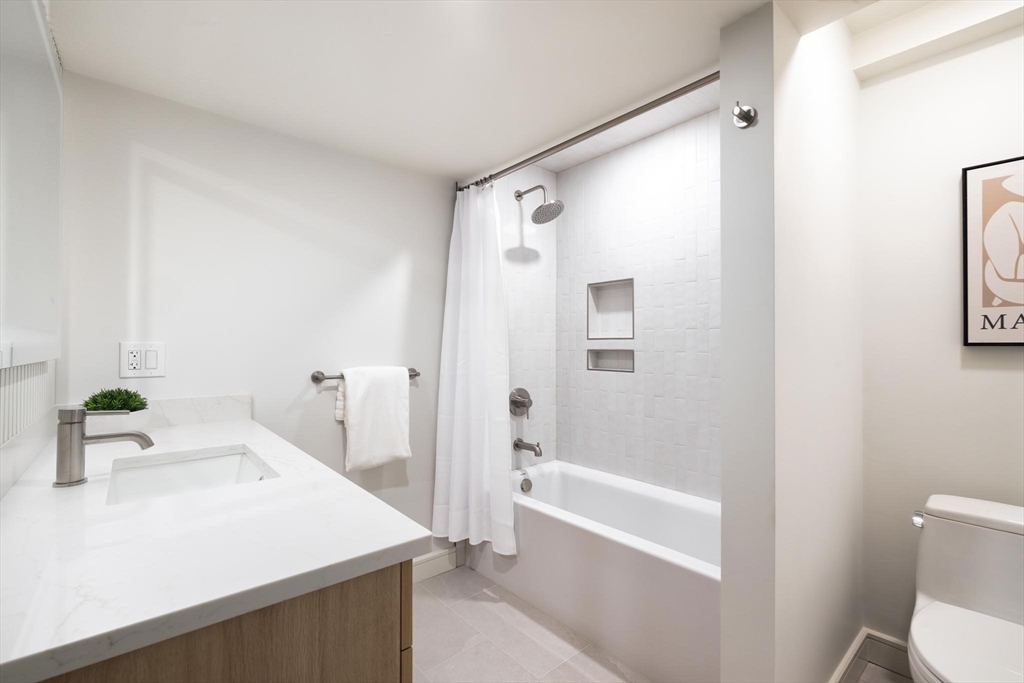21 Kent Square, Unit 1 Brookline, MA 02446 - Photo 16 of 19