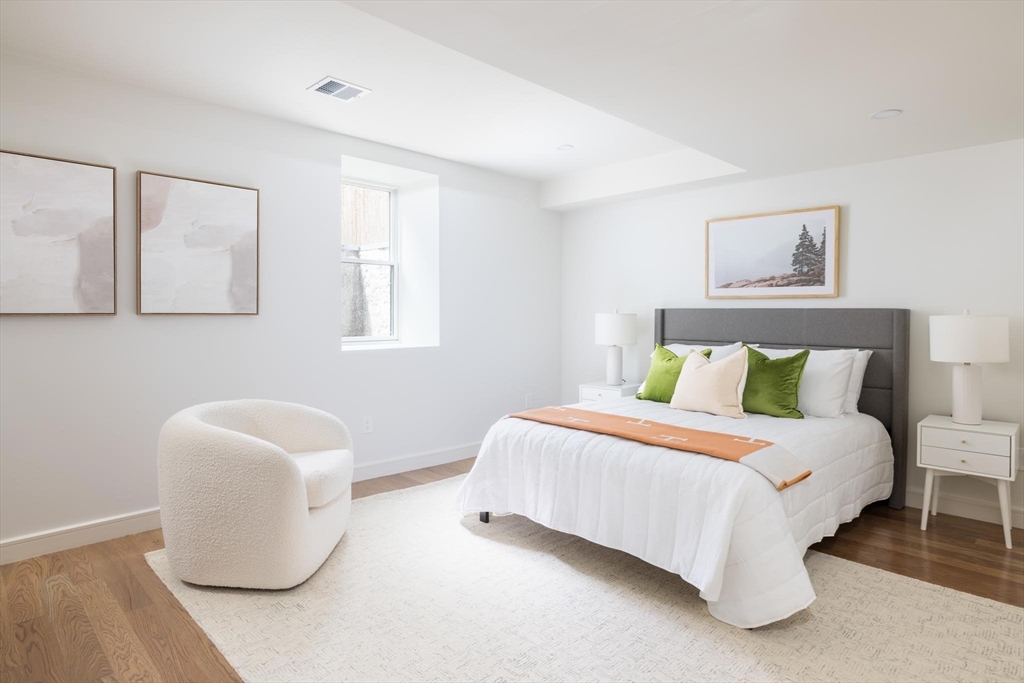 21 Kent Square, Unit 1 Brookline, MA 02446 - Photo 17 of 19