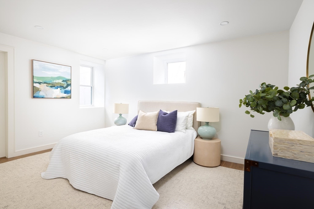 21 Kent Square, Unit 1 Brookline, MA 02446 - Photo 18 of 19