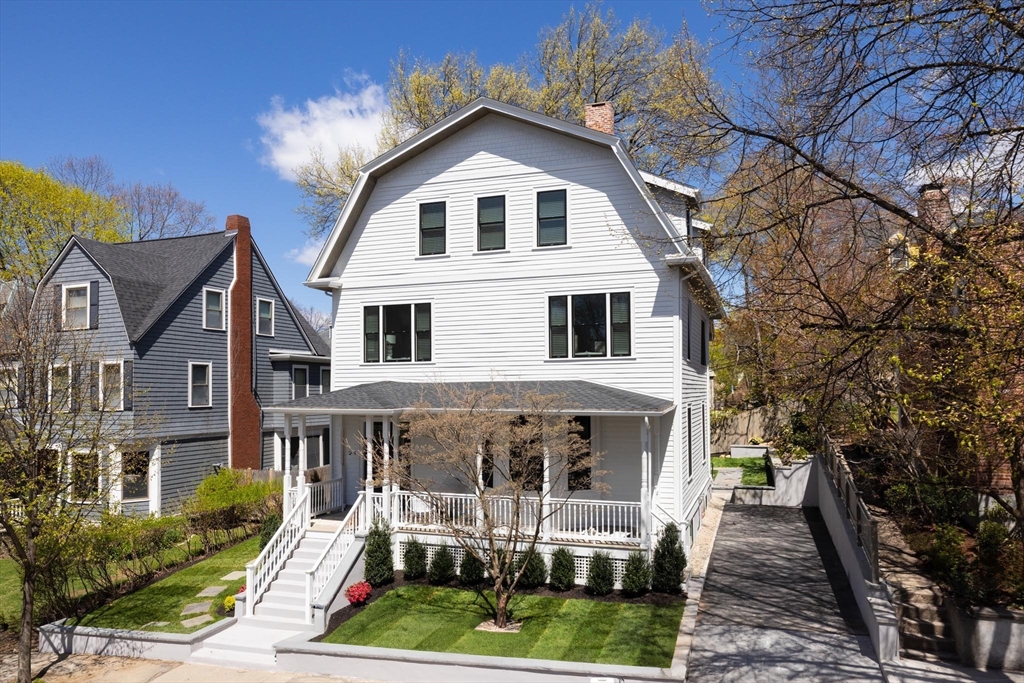 21 Kent Square, Unit 1 Brookline, MA 02446 - Photo 2 of 19