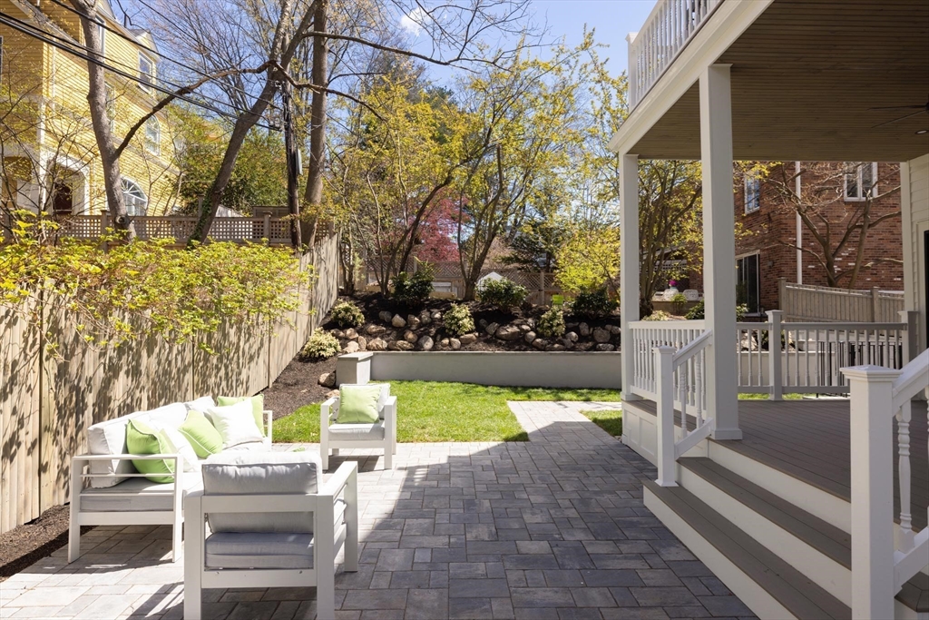 21 Kent Square, Unit 1 Brookline, MA 02446 - Photo 4 of 19