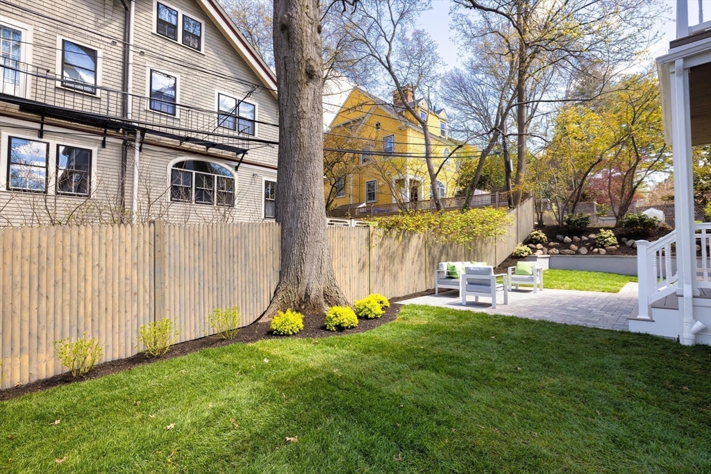 21 Kent Square, Unit 1 Brookline, MA 02446 - Photo 5 of 19