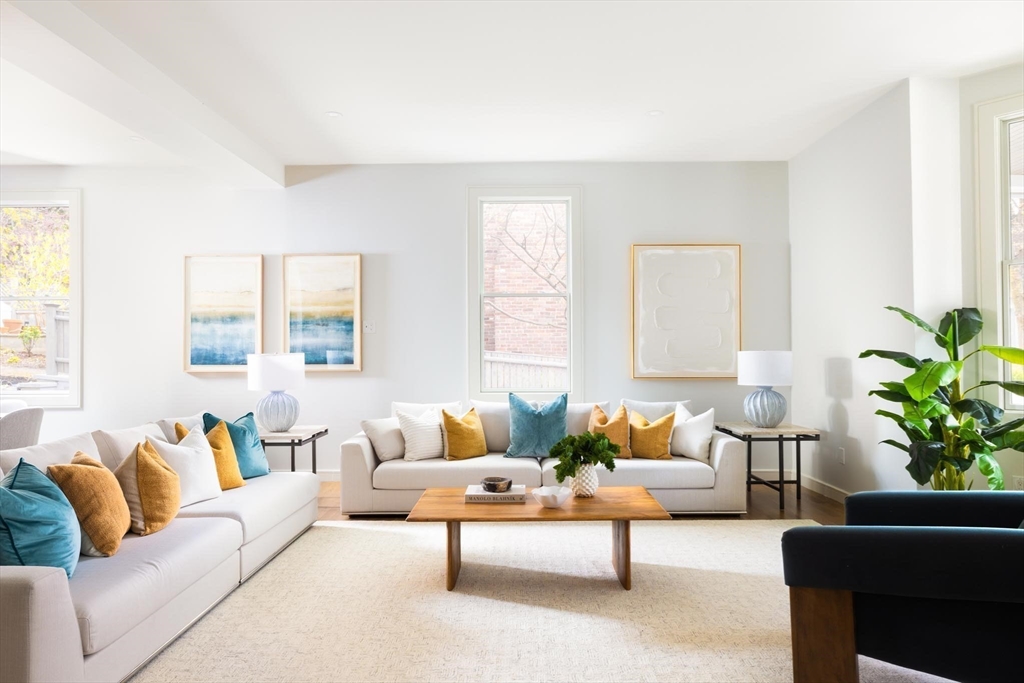 21 Kent Square, Unit 1 Brookline, MA 02446 - Photo 6 of 19