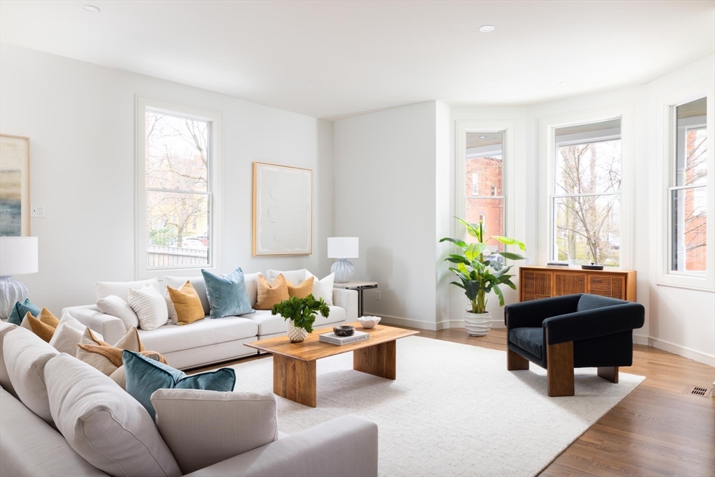 21 Kent Square, Unit 1 Brookline, MA 02446 - Photo 10 of 19