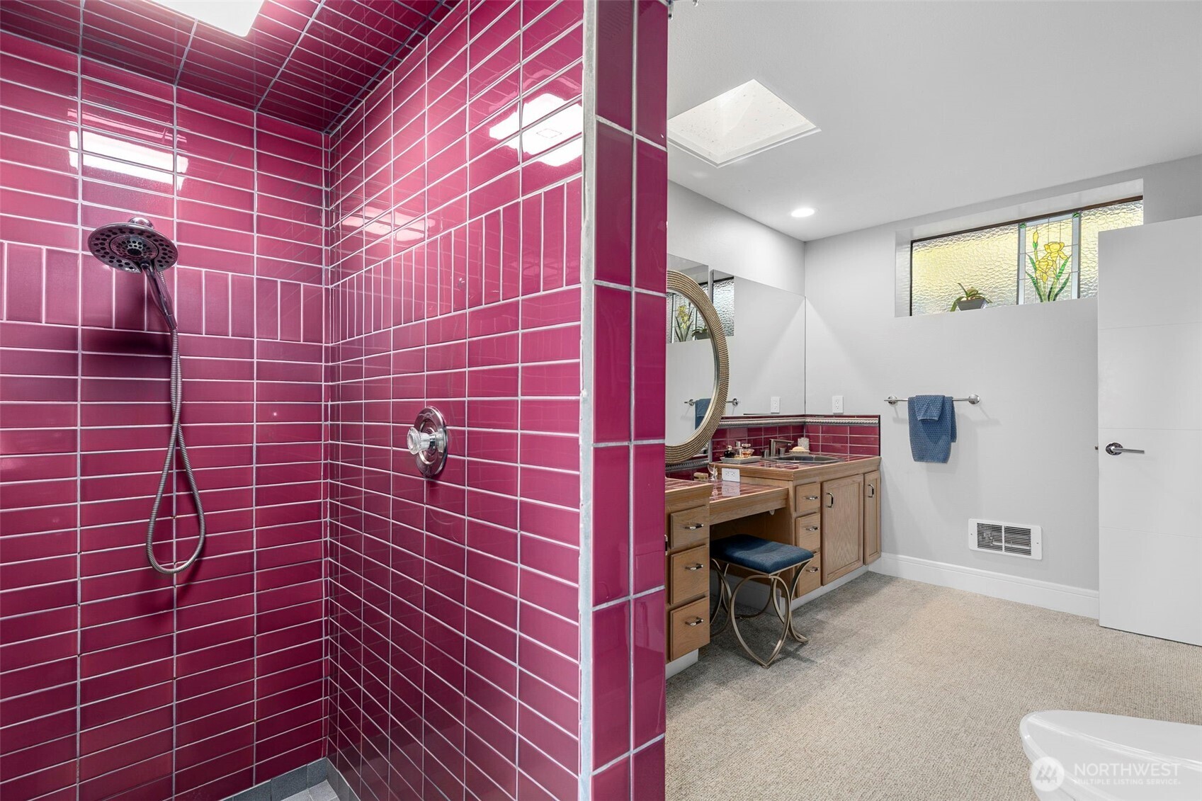 1571 Thorndyke Road Port Ludlow, WA 98365 - Photo 23 of 40 a view of livingroom with washer and dryer