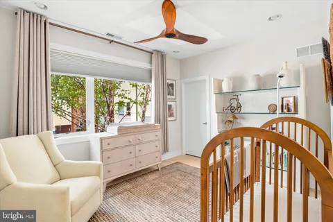 $800,000 | 800 Montrose Street, Unit A, Philadelphia, PA 19147