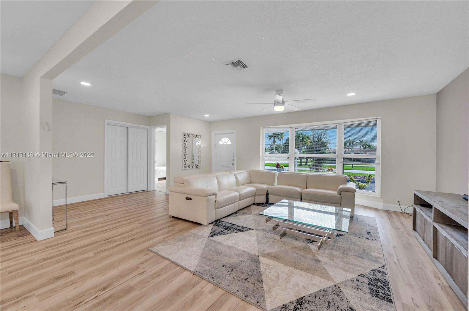 4901 West Park Road Hollywood, FL 33021 - Photo 25 of 28