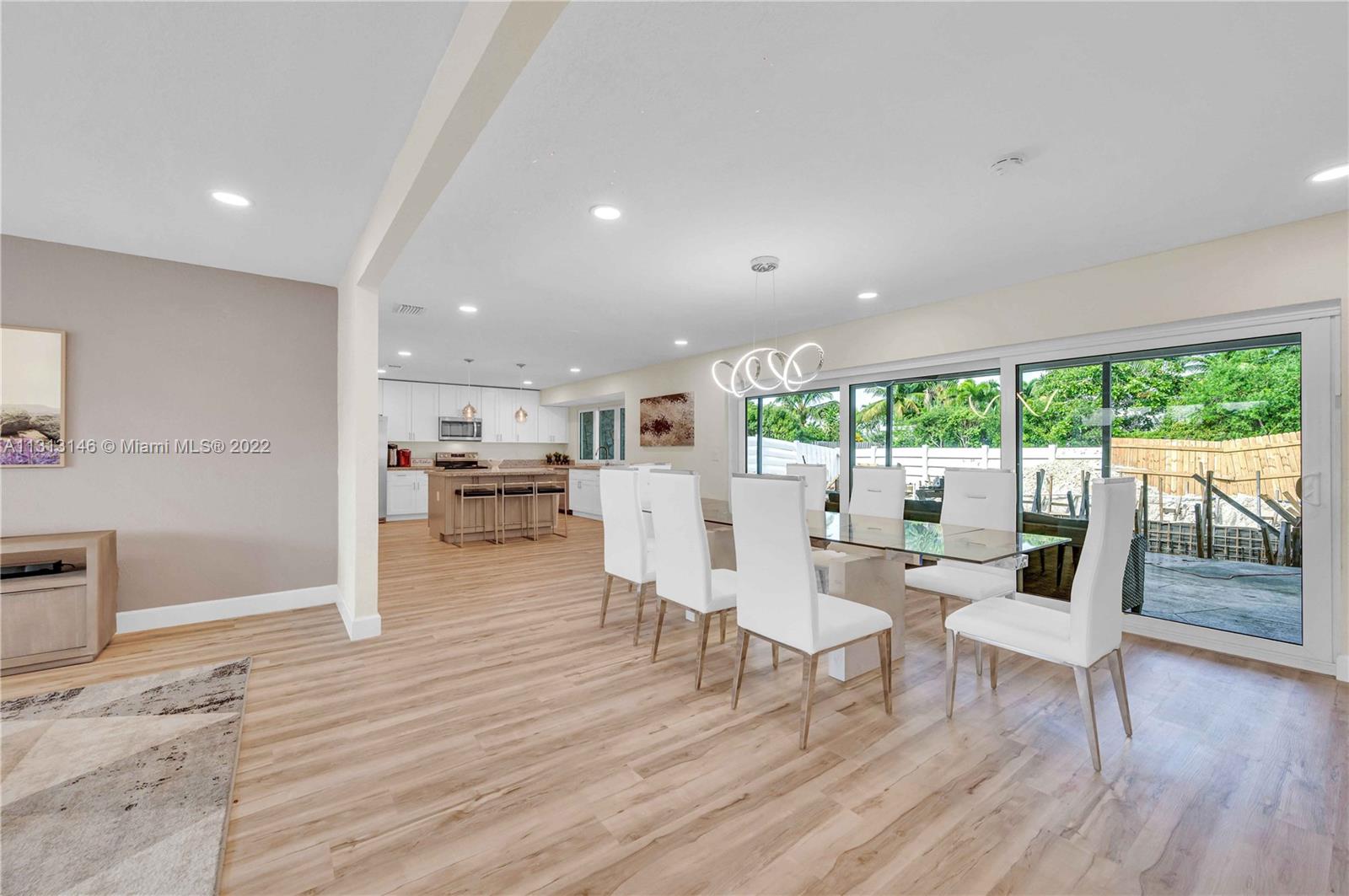 4901 West Park Road Hollywood, FL 33021 - Photo 4 of 28