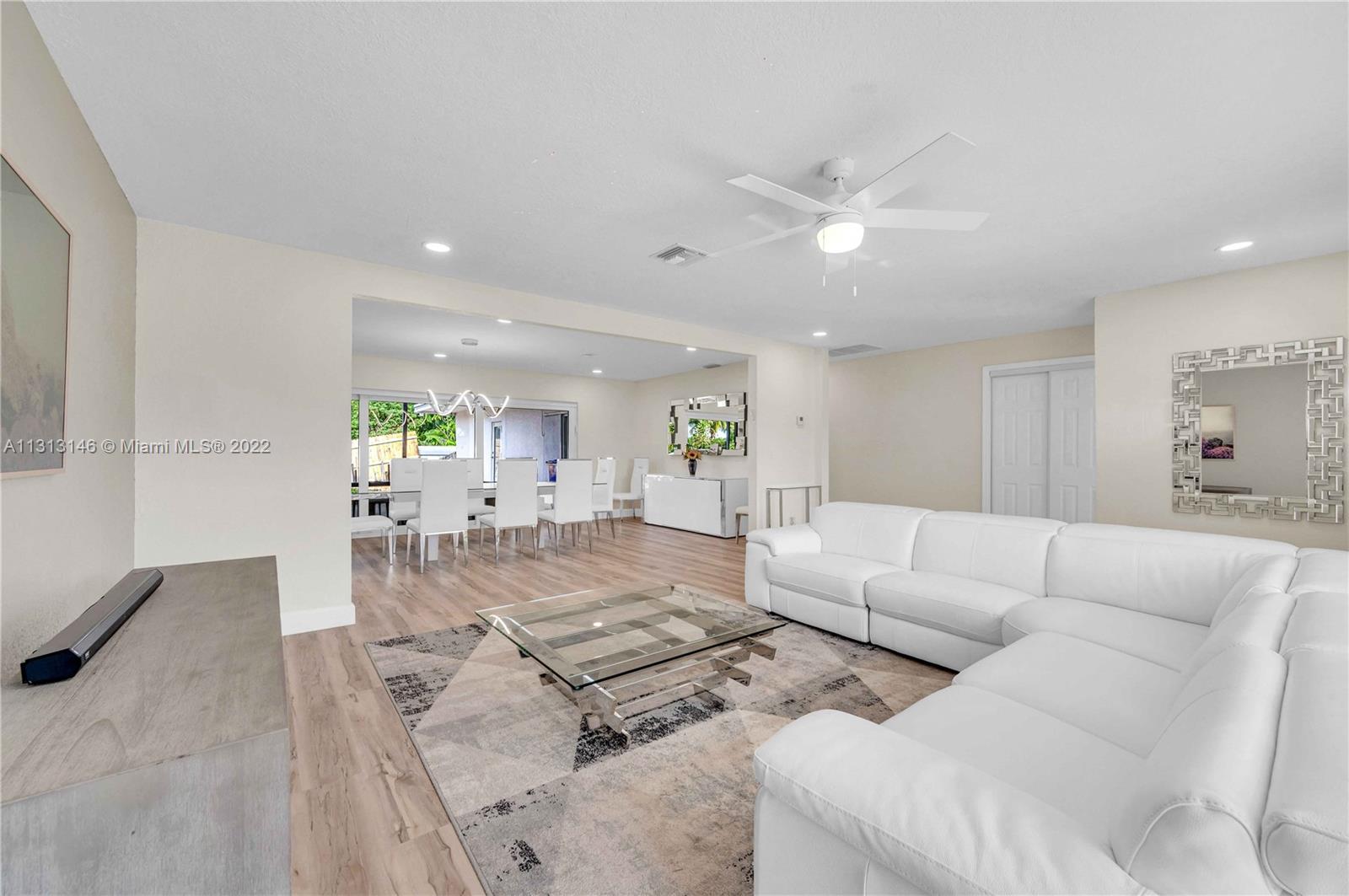 4901 West Park Road Hollywood, FL 33021 - Photo 7 of 28